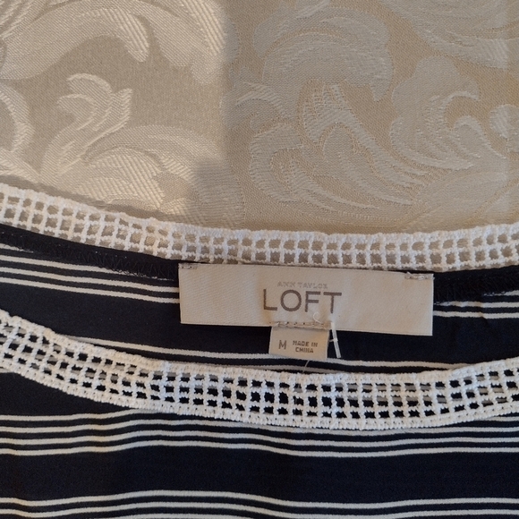 NWT LOFT Medium Black/White Short Sleeve Blouse - Picture 2 of 4